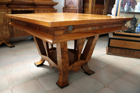 Table carrée Art déco en bois avec pieds décoratifs, Rome, réalisée pour le ministre Bottai en 1933 avec inscription