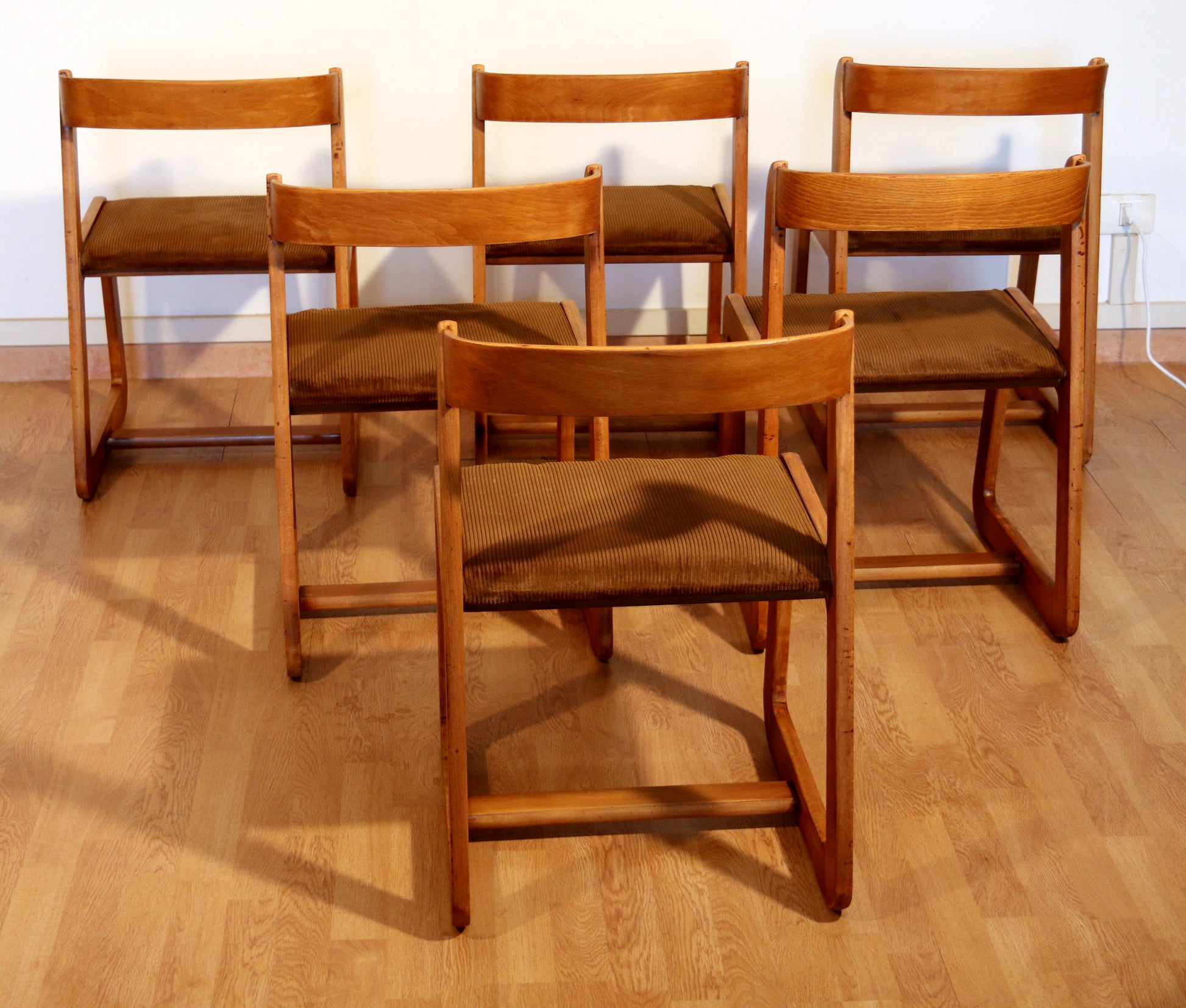 Set di 6 sedie Willy Rizzo per Mario Sabot, velluto marrone, anni '70