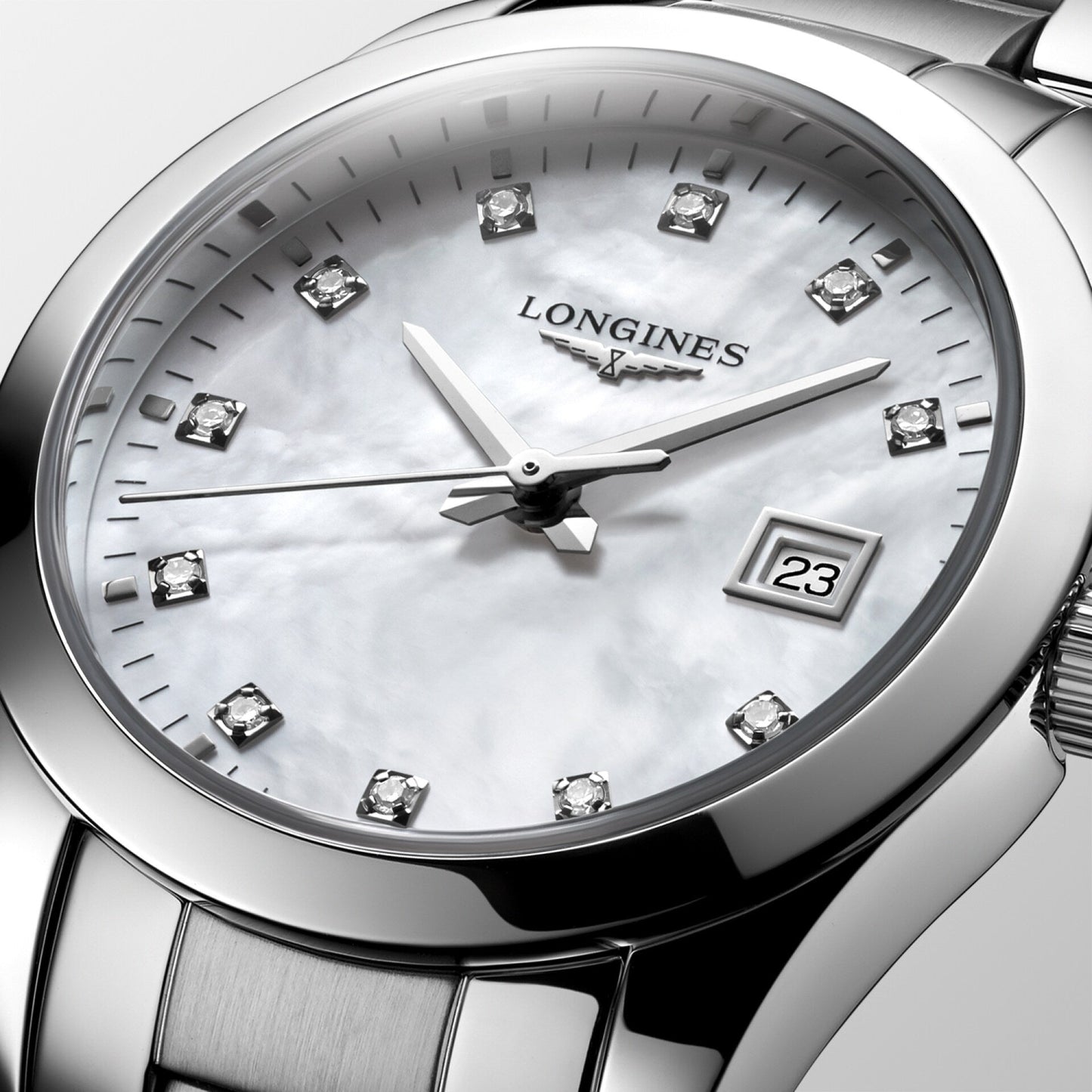 Montre Longines Conquest Classic 29 mm en acier, nacre et diamants, mouvement quartz, L2.286.4.87.6