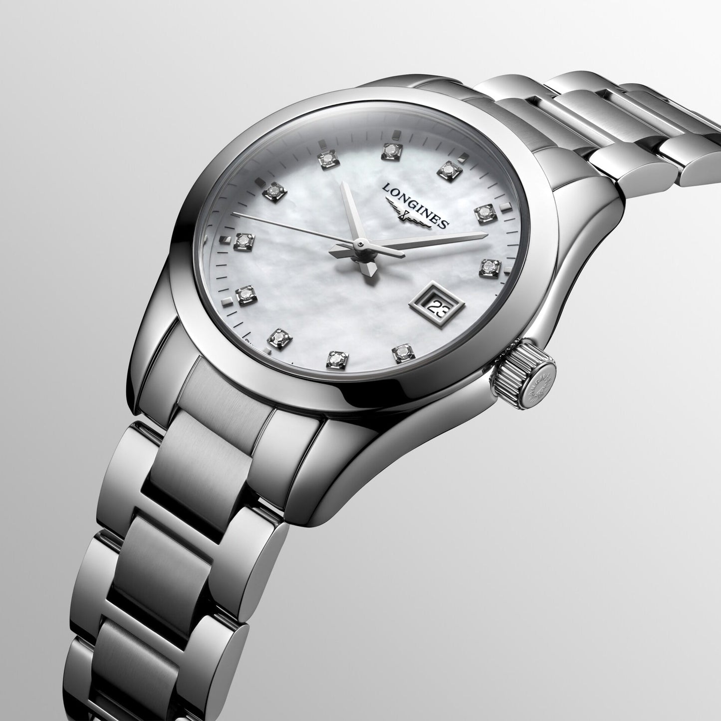 Montre Longines Conquest Classic 29 mm en acier, nacre et diamants, mouvement quartz, L2.286.4.87.6