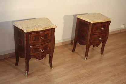 Coppia comodini in stile luigi xv in bois de rose con piani in marmo e gambe curve restaurati