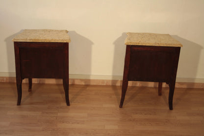 Coppia comodini in stile luigi xv in bois de rose intarsiati con gambe curve restaurati