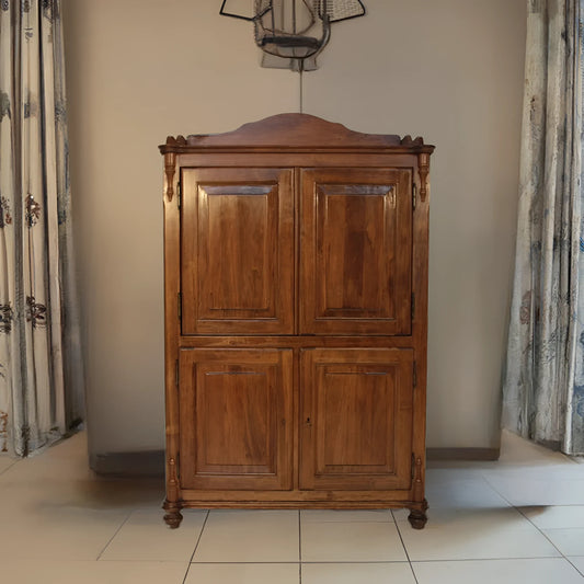 Credenza classica in legno intagliato con mobile tv e televisore a scomparsa dario raia antiquariato vintage