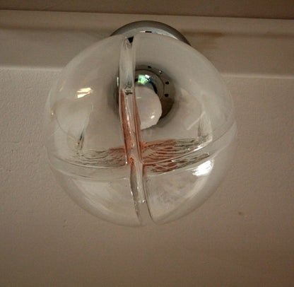 Lampada da soffitto cromata con globo in vetro soffiato murano italia anni 60 trasparente elegante