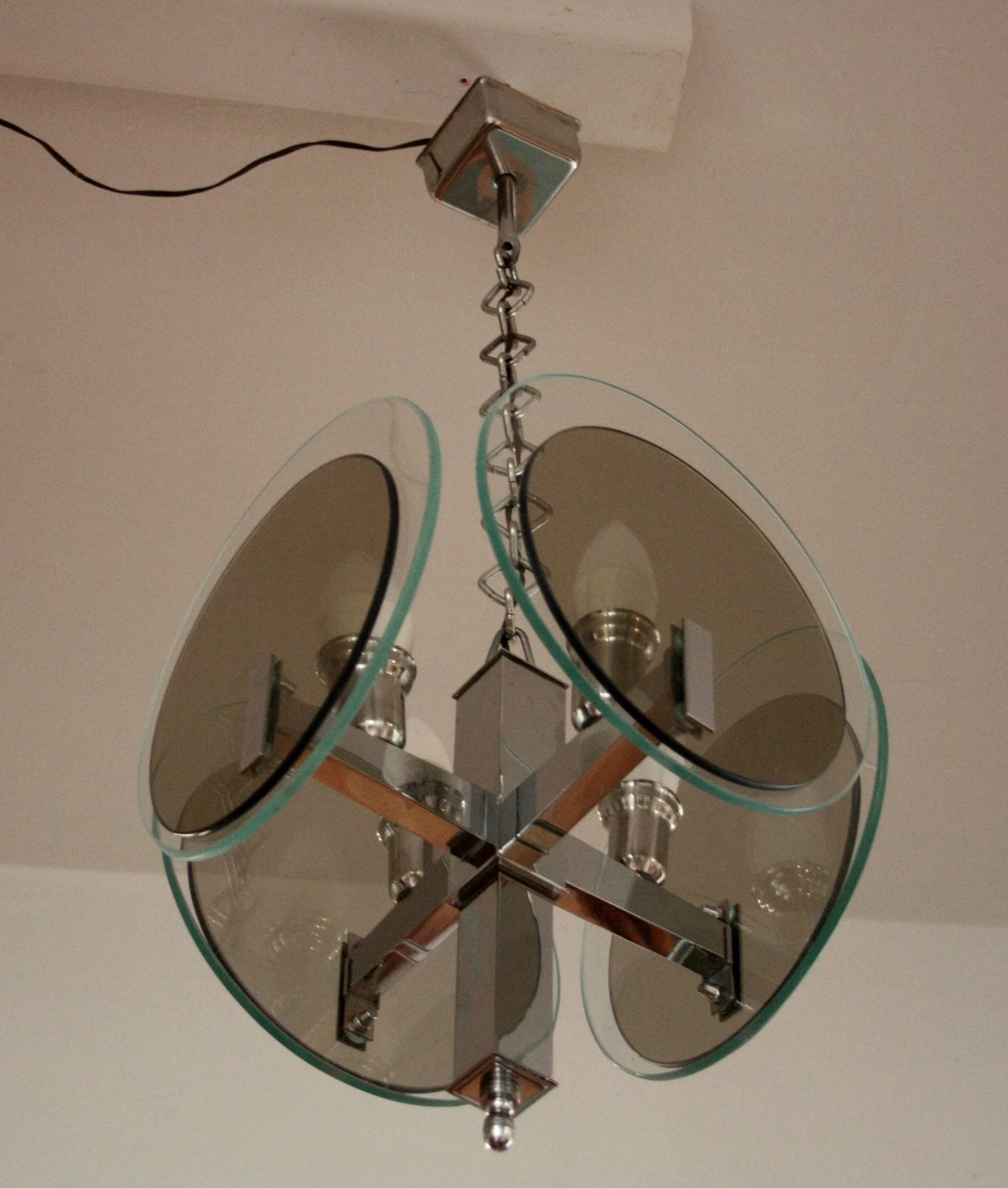 Lampadario vintage art déco in metallo cromato anni settanta con vetro italia anni per illuminazione elegante