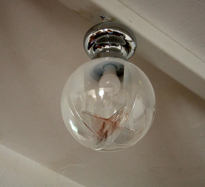 Lampada da soffitto cromata con vetro soffiato murano italia anni 60 a forma di globo trasparente