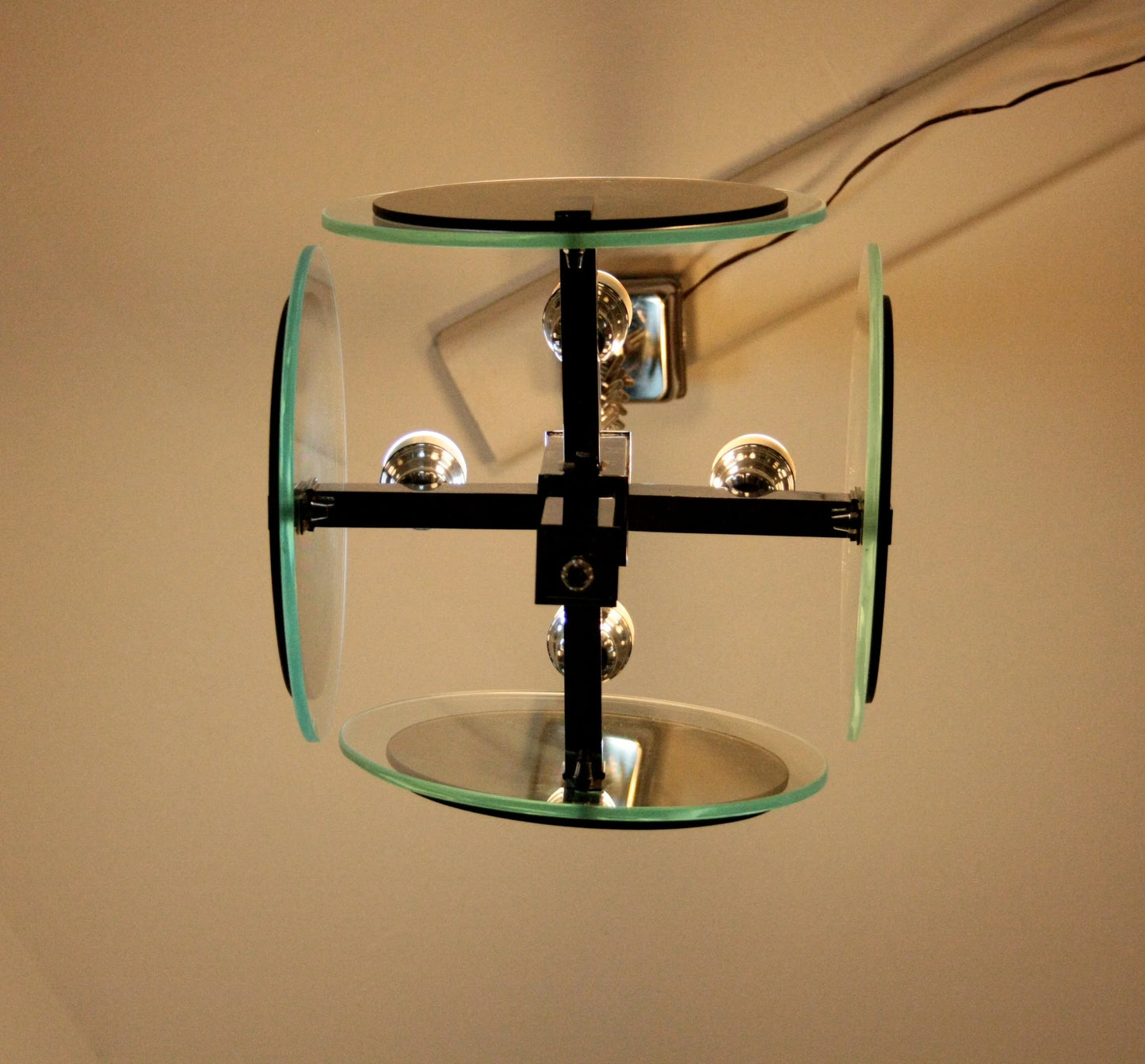 Lampadario vintage art déco in metallo cromato e vetro italia anni 70 con design moderno a cubo