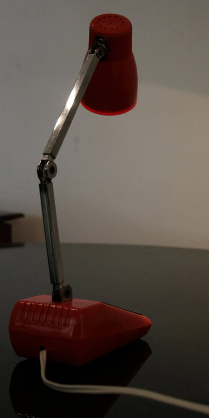 Lampada da tavolo mg made rossa regolabile esemplare autentico prodotta a hong kong nel 1970