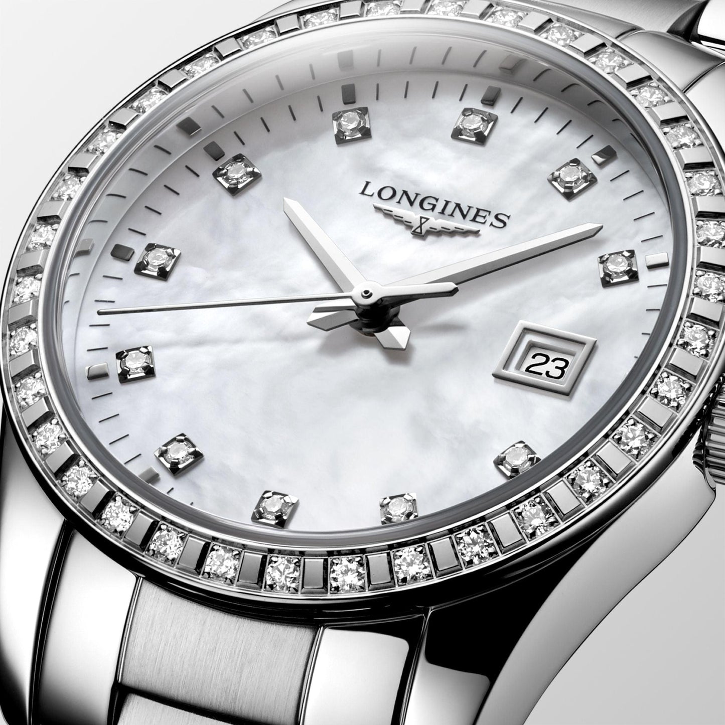Montre Longines Conquest Classic 29,5 mm en acier, nacre et diamants, mouvement quartz, L2.286.0.87.6