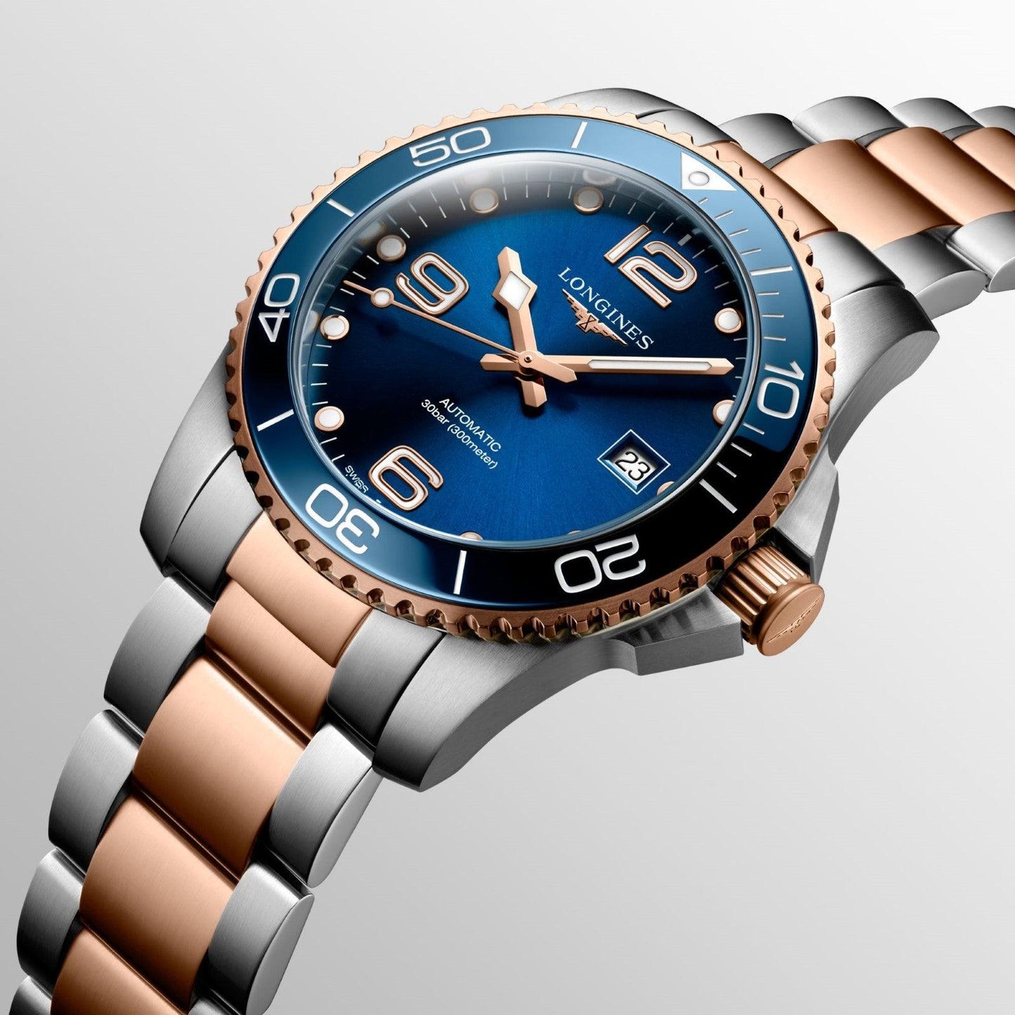 Montre Longines HydroConquest 41mm bleu automatique acier finitions PVD or rose L3.781.3.98.7