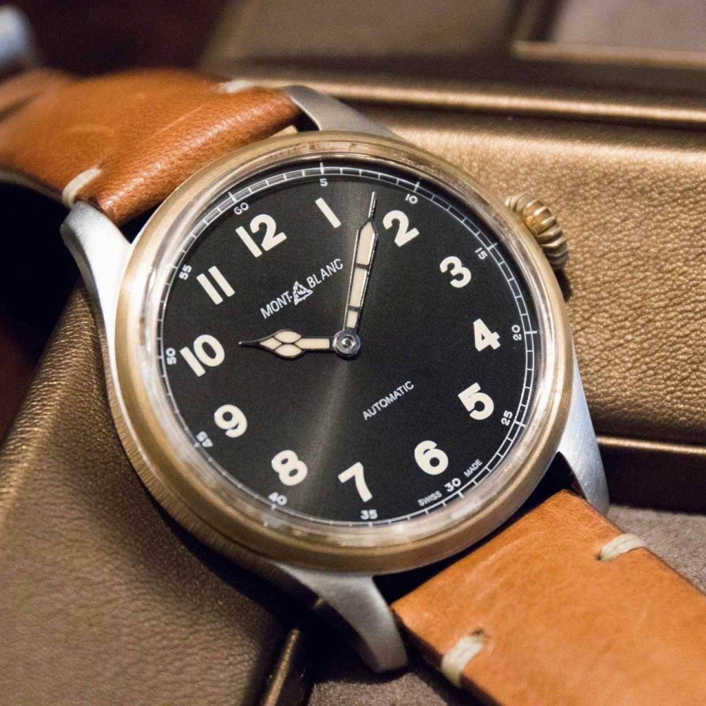 Montblanc montre 1858 Automatic 44mm noir automatique acier et bronze 116241