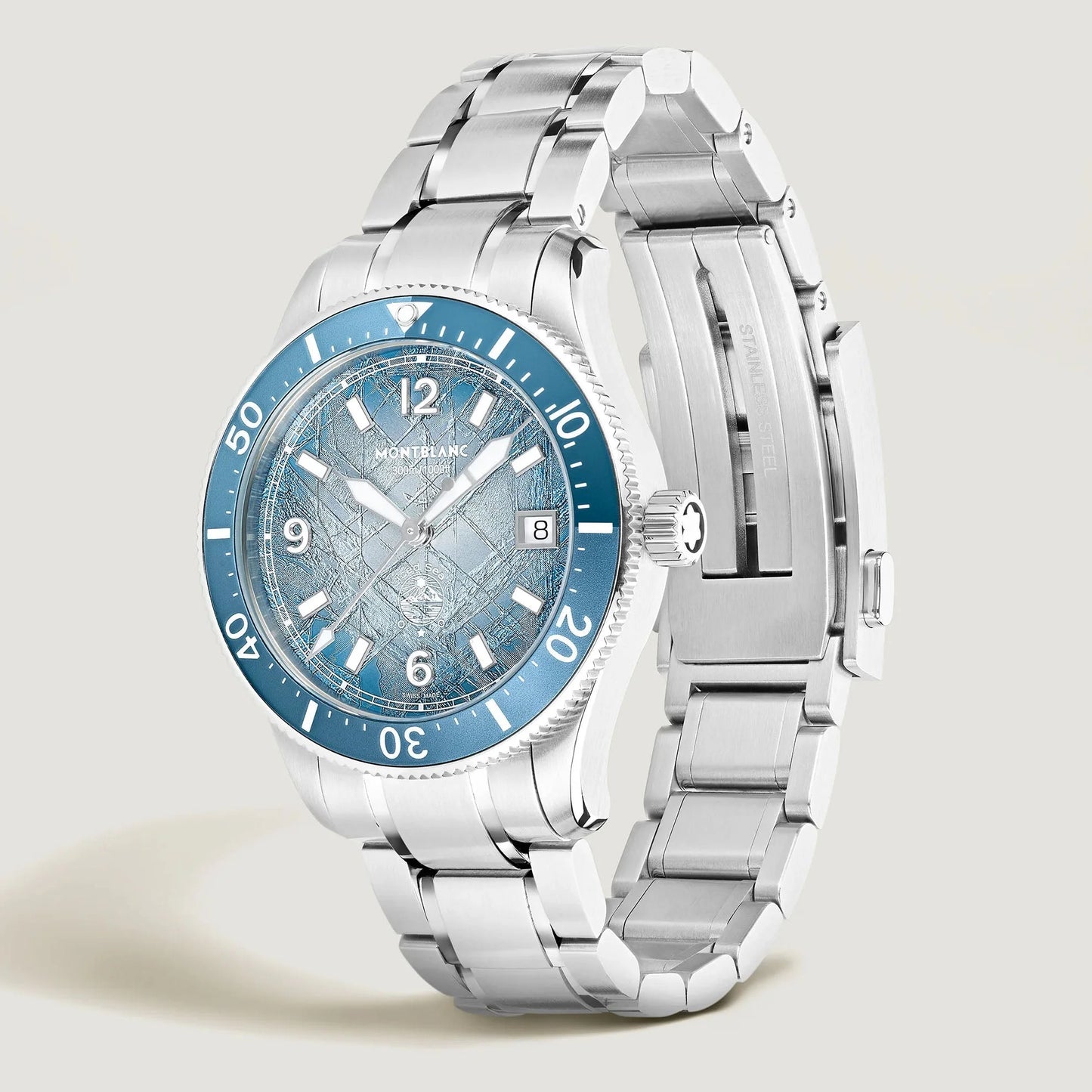 Montblanc orologio iced sea automatic 38mm acciaio con quadrante azzurro brillante e lancette luminescenti