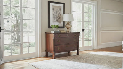 Commode chiffonnier Empire en noyer avec détails en bronze, XIXe siècle, Italie