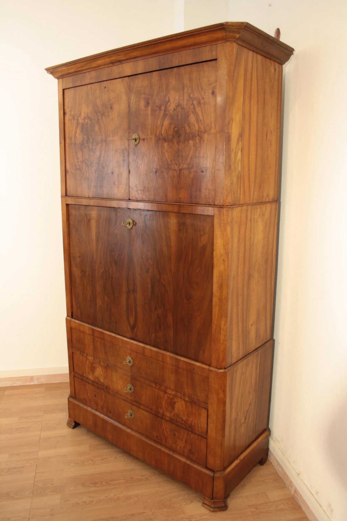 Splendido secretaire umbertino in rovere massello con tre ante e sezioni in stile tradizionale fine ottocento