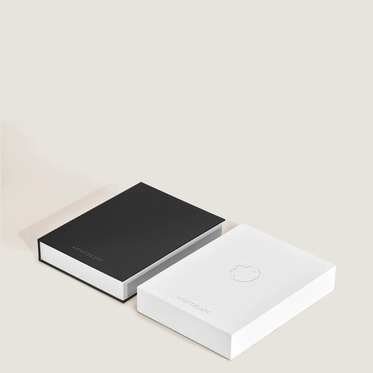 Due scatole da presentazione montblanc digital paper argento 135012 minimaliste in nero e bianco con logo in rilievo
